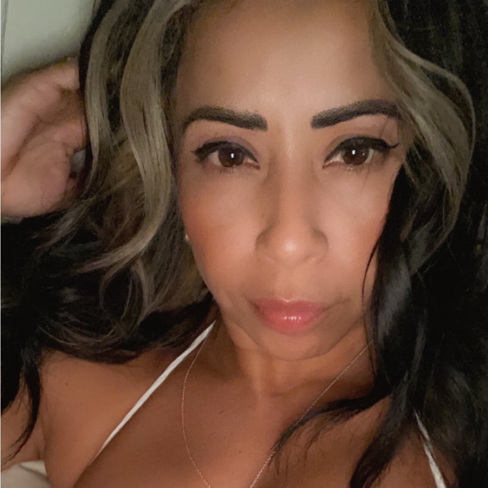 Meet your Posher, Gloria